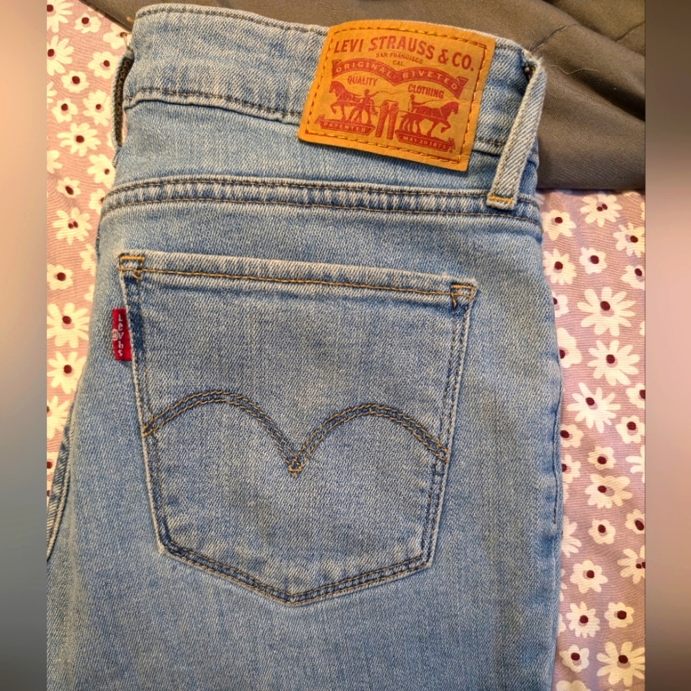 Levi 711 Skinny Jeans 27x30